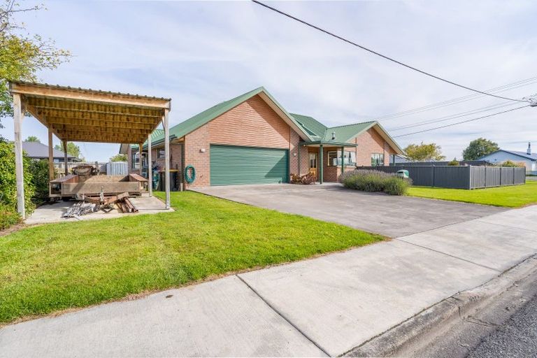 Photo of property in 15 Union Street, Winton, 9720