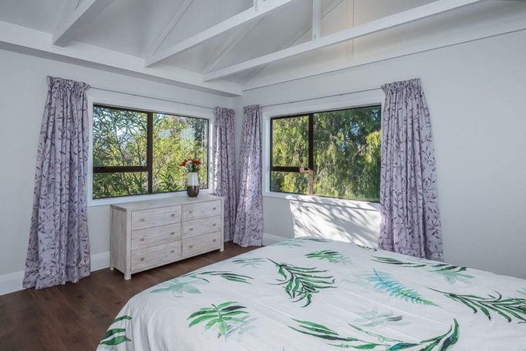 Photo of property in 27 Titoki Road, Waikanae Beach, Waikanae, 5036