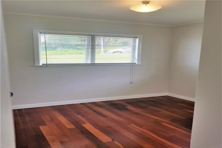 Photo of property in 52 Exmouth Road, Northcote, Auckland, 0627