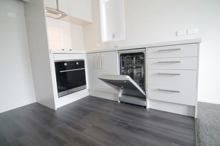 Photo of property in 104 Bowhill Road, New Brighton, Christchurch, 8083