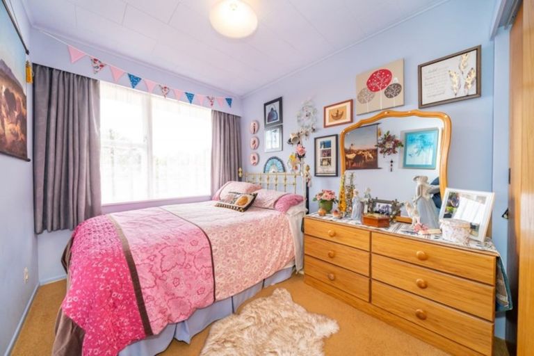 Photo of property in 10 Avro Road, Blue Mountains, Upper Hutt, 5371