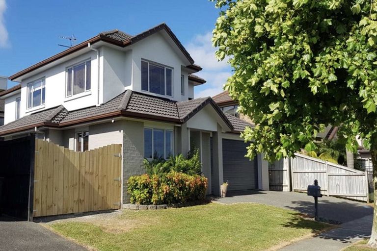 Photo of property in 23 Cambrian Crescent, Flat Bush, Auckland, 2016