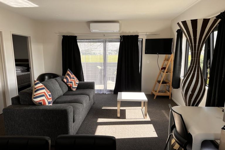 Photo of property in 12a Margaret Place, Milford, Auckland, 0620