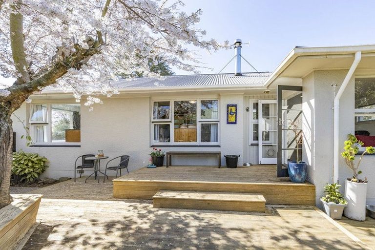 Photo of property in 7 Woodend Road, Woodend, 7610