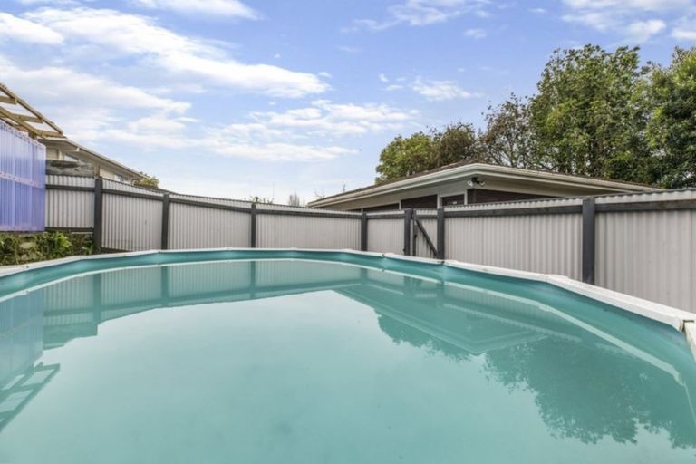 Photo of property in 23 Lane Road, Weymouth, Auckland, 2103