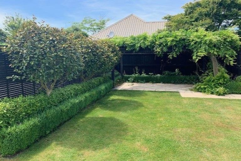 Photo of property in 58 Searells Road, Strowan, Christchurch, 8052