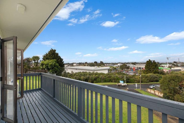 Photo of property in 11 Constable Road, Waiuku, 2123