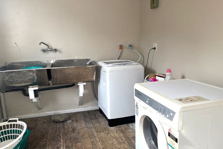 Photo of property in 9 Medway Street, Island Bay, Wellington, 6023