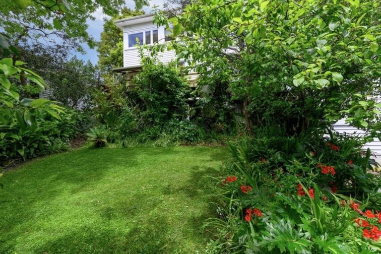 Photo of property in 12 Island View Terrace, Cockle Bay, Auckland, 2014