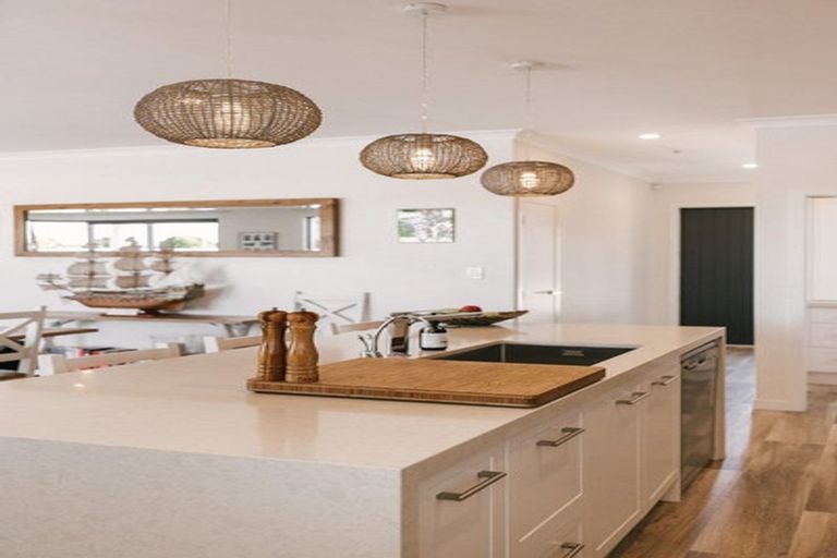 Photo of property in 50a Pratt Avenue, Foxton Beach, Foxton, 4815