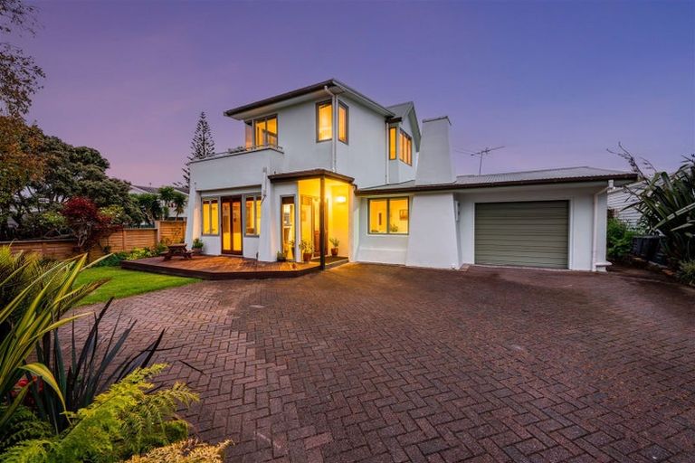 Photo of property in 1/37 Kiwi Esplanade, Mangere Bridge, Auckland, 2022