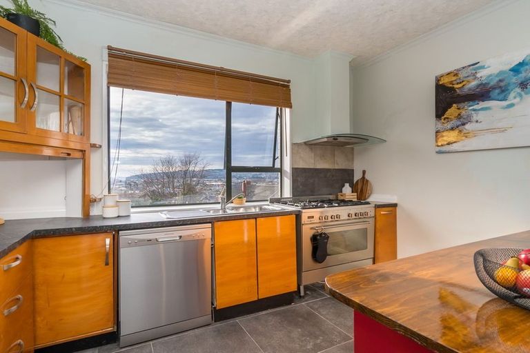 Photo of property in 35 Easther Crescent, Kew, Dunedin, 9012