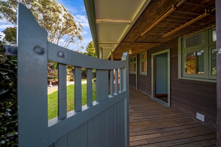 Photo of property in 48 Karina Road, Merrilands, New Plymouth, 4312