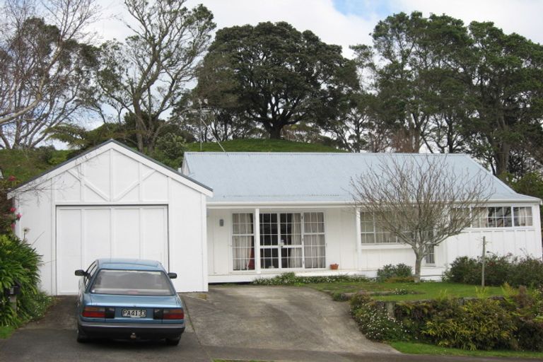 Photo of property in 8 Lombardy Place, Whalers Gate, New Plymouth, 4310