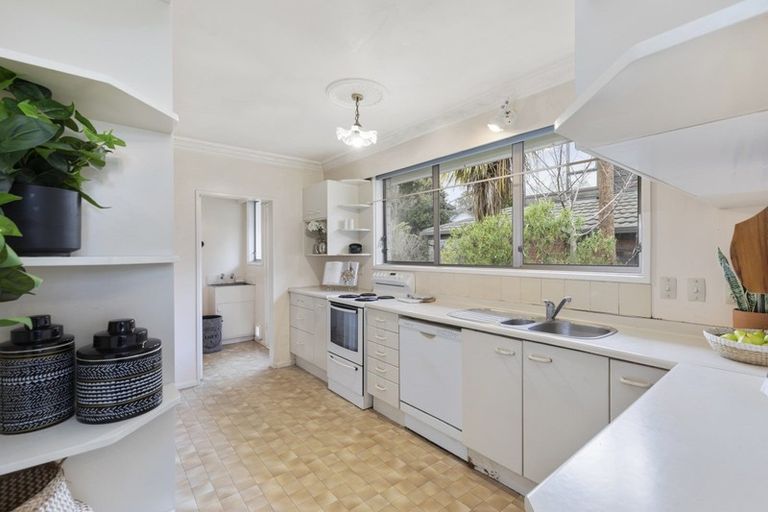 Photo of property in 52a Queens Grove, Hutt Central, Lower Hutt, 5010