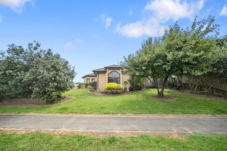 Photo of property in 25 Peninsula Road, Mangere, Auckland, 2022