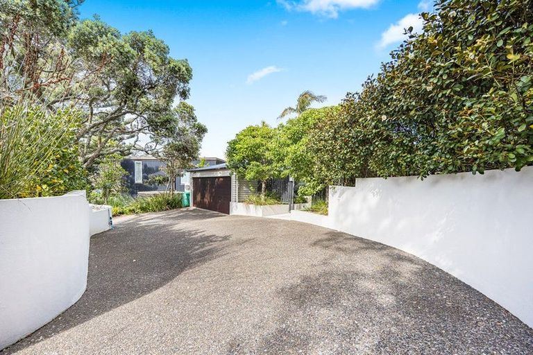 Photo of property in 43 Hauraki Road, Hauraki, Auckland, 0622