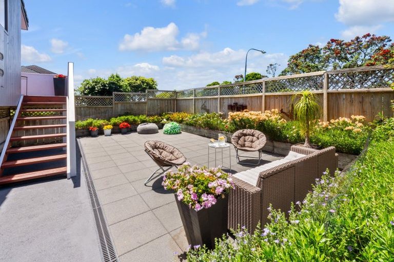 Photo of property in 1/180 Sandspit Road, Shelly Park, Auckland, 2014