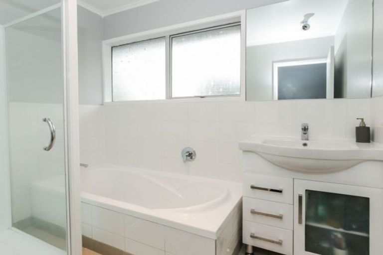 Photo of property in 39 Redwood Drive, Massey, Auckland, 0614