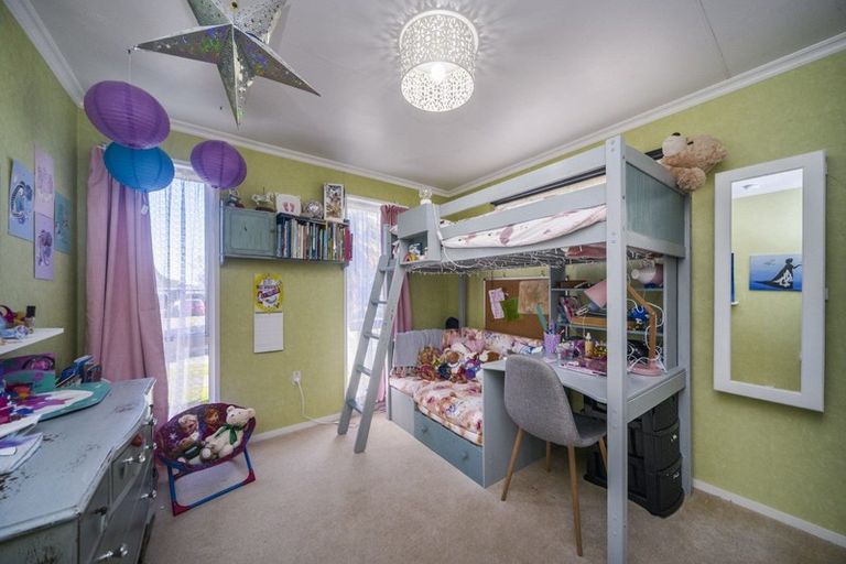 Photo of property in 23 Robinson Crescent, Westbrook, Palmerston North, 4412