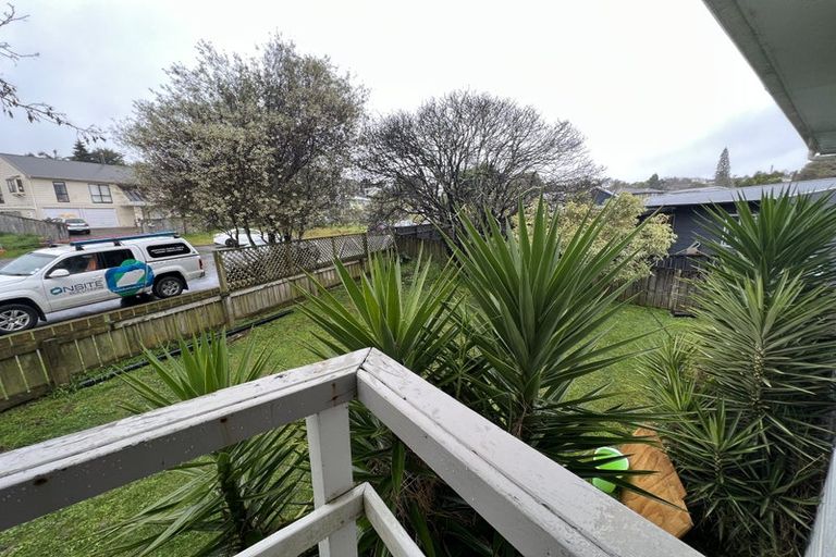 Photo of property in 22 Crosby Road, West Harbour, Auckland, 0618