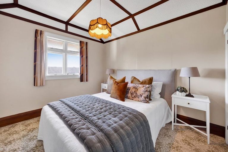 Photo of property in 4 Kitchener Terrace, Moturoa, New Plymouth, 4310