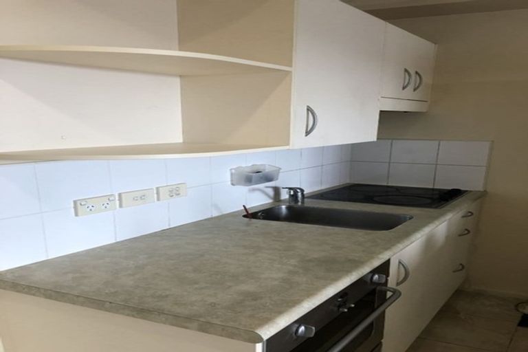 Photo of property in The Rennaissance, 15j/18 Ronwood Avenue, Manukau, Auckland, 2104