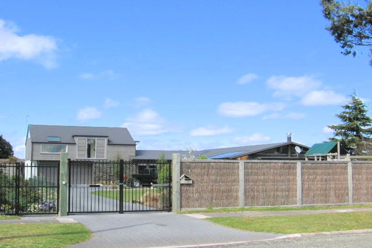 Photo of property in 13 Tawhaa Road, Waitahanui, Taupo, 3378