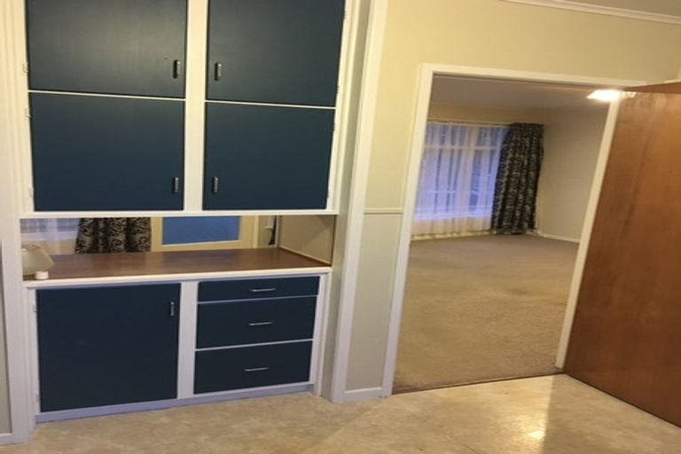 Photo of property in 82 Flanshaw Road, Te Atatu South, Auckland, 0610