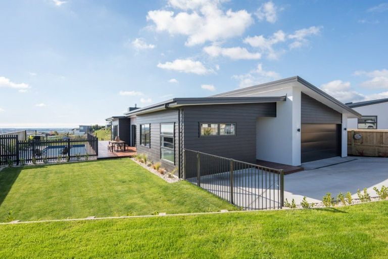 Photo of property in 70 Katania Heights, Brightwater, 7022