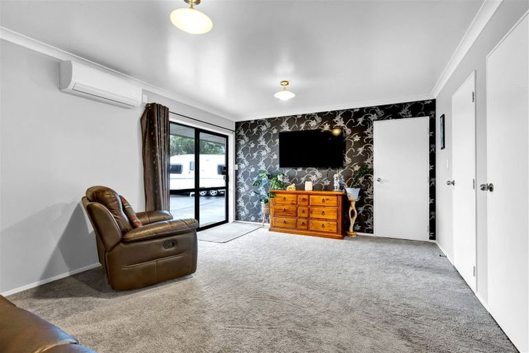 Photo of property in 1b Silvan Place, Bell Block, New Plymouth, 4312