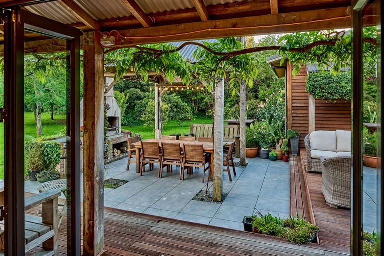 Photo of property in 96 Arcus Road, Te Horo, Otaki, 5582