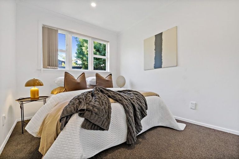 Photo of property in 2 Glengarry Road, Glen Eden, Auckland, 0602