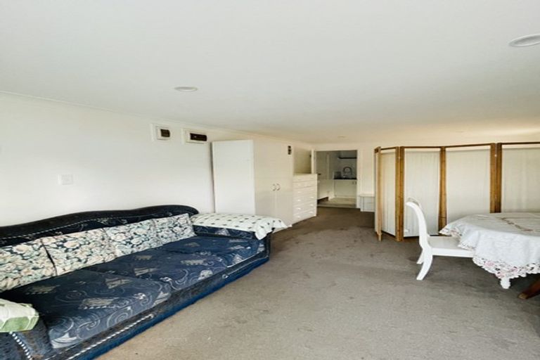 Photo of property in 127 Exmouth Road, Northcote, Auckland, 0627