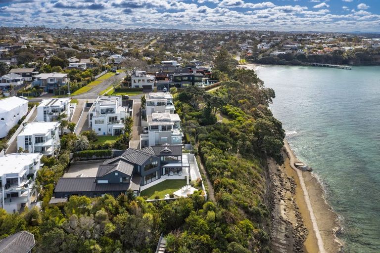 Photo of property in 19 Brighton Terrace, Mairangi Bay, Auckland, 0630