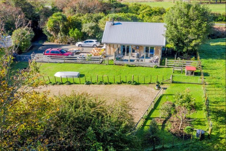 Photo of property in 302 Kuku Road East, Kuku, Levin, 5570