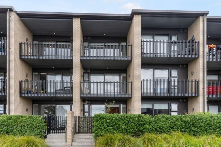 Photo of property in 203/38d Fraser Avenue, Northcote, Auckland, 0627