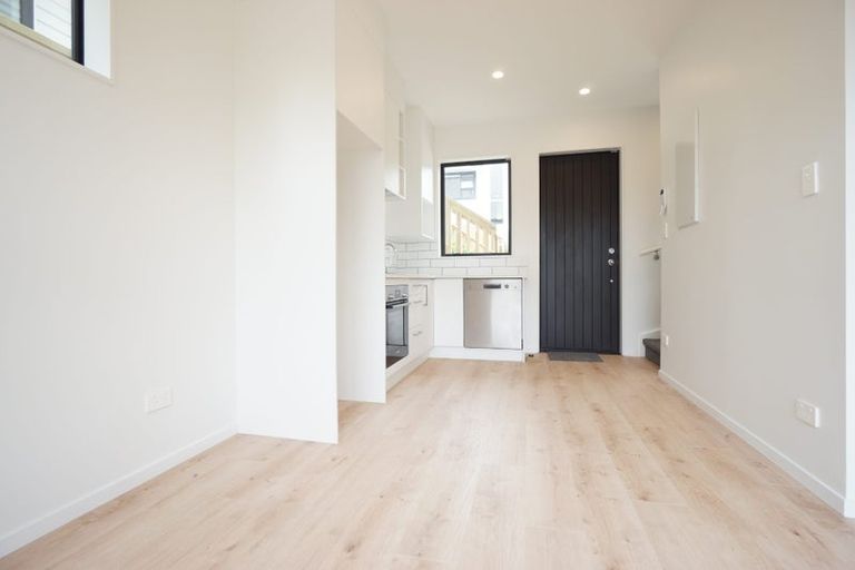 Photo of property in 3/22 Takapu Street, Henderson, Auckland, 0612