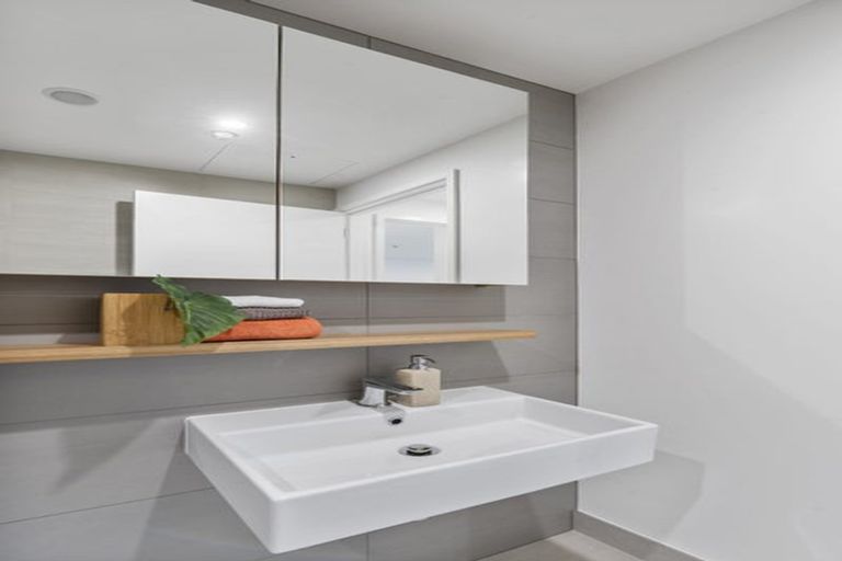 Photo of property in 104/8a Lake Pupuke Drive, Takapuna, Auckland, 0622