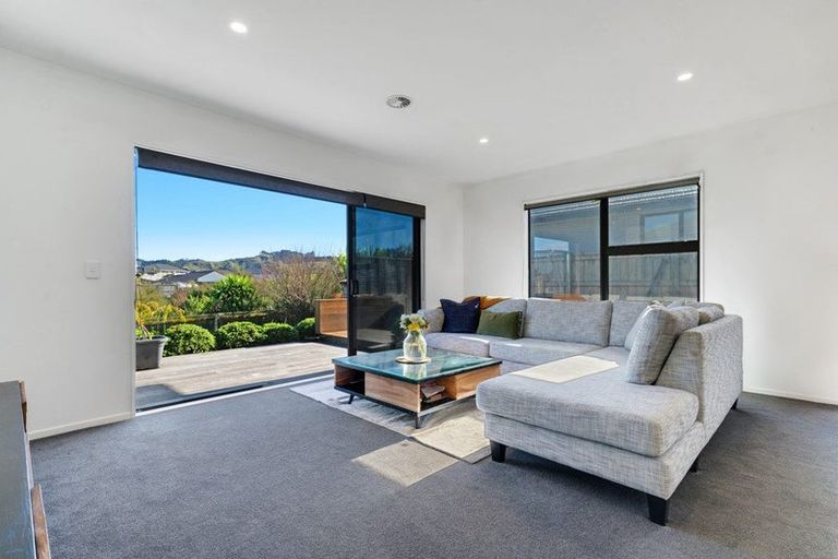 Photo of property in 15 Helenvale Crescent, Pokeno, 2402