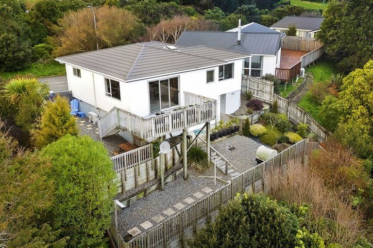 Photo of property in 22a Bartlett Grove, Tawa, Wellington, 5028