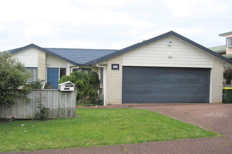 Photo of property in 131 Awaroa Road, Sunnyvale, Auckland, 0612