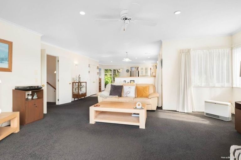 Photo of property in 1/8 Mcquoid Place, Glenfield, Auckland, 0629