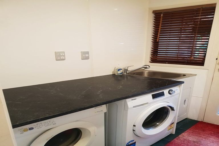 Photo of property in 2 Reseda Place, Papatoetoe, Auckland, 2025