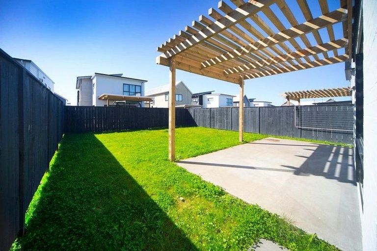 Photo of property in 15 Grey Warbler Road, Hobsonville, Auckland, 0616