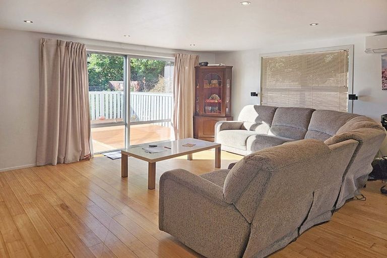 Photo of property in 8 Otonga Heights, Maungaraki, Lower Hutt, 5010