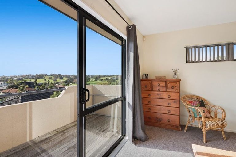 Photo of property in 18 Roseville Road, Gulf Harbour, Whangaparaoa, 0930