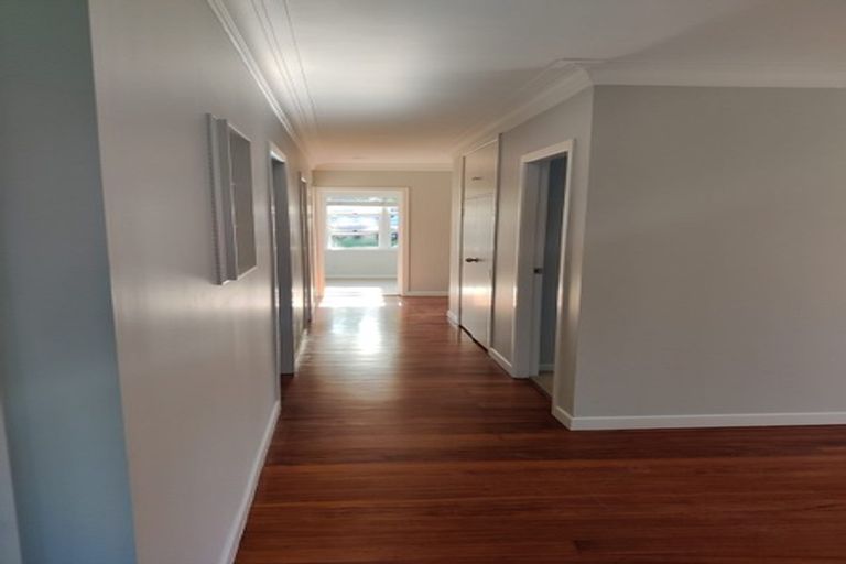 Photo of property in 4 Tiki Street, New Lynn, Auckland, 0600