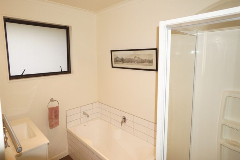 Photo of property in 16 Ocean View Rise, Ruakaka, 0116
