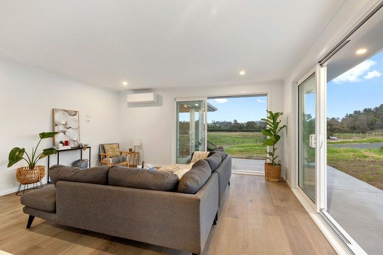 Photo of property in 35 Weka Street, Mangawhai, 0505